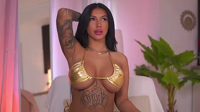 Snapshot of AishaaDevoe chatting on February 5, 2026, 10:42 am AishaaDevoe online show from February 5, 2026, 10:42 am