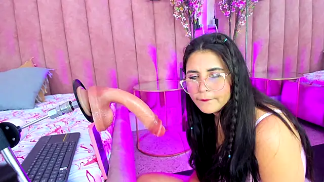 LizzyOlsen online show from October 26, 2025, 5:02 am