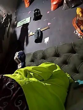 hairy mannn online show from November 26, 2025, 6:31 pm