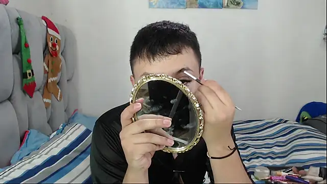 Snapshot of christopher_Hot chatting on November 27, 2025, 8:33 pm christopher Hot online show from November 27, 2025, 8:33 pm