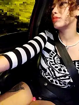 Snapshot of roxyrougee chatting on December 18, 2025, 8:31 am roxyrougee online show from December 18, 2025, 8:31 am