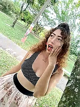 Snapshot of roxyrougee chatting on December 21, 2025, 5:42 pm roxyrougee online show from December 21, 2025, 5:42 pm