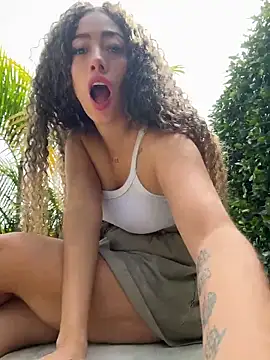 roxyrougee online show from May 7, 2026, 2:44 pm