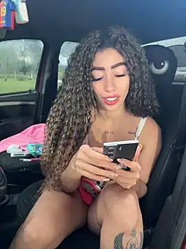 roxyrougee online show from May 15, 2026, 11:17 am