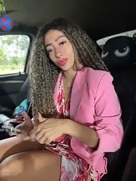roxyrougee online show from May 19, 2026, 11:16 am