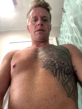 Snapshot of DILFiGuess11 chatting on September 21, 2025, 7:04 pm DILFiGuess11 online show from September 21, 2025, 7:04 pm