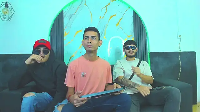 Golldens Dreamss online show from November 23, 2025, 11:54 am