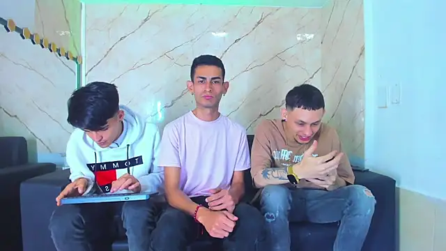 Golldens Dreamss online show from November 28, 2025, 12:08 pm