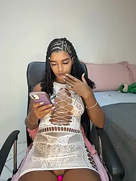 larajuli online show from March 13, 2026, 9:21 pm