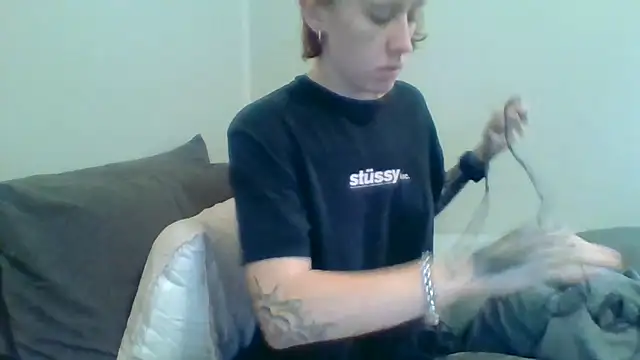 liltiddygoffwaifu online show from June 10, 2026, 2:01 am