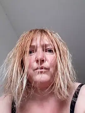 Snapshot of LiluLiluLilu chatting on October 13, 2025, 8:47 am LiluLiluLilu online show from October 13, 2025, 8:47 am