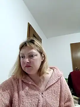 Snapshot of LiluLiluLilu chatting on March 1, 2026, 10:12 pm LiluLiluLilu online show from March 1, 2026, 10:12 pm