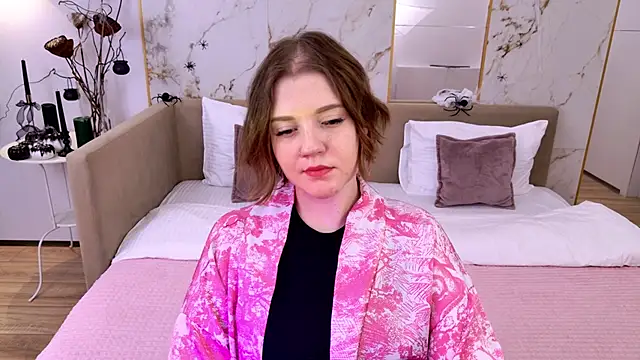 Snapshot of AlmaSound chatting on October 25, 2025, 5:26 am AlmaSound online show from October 25, 2025, 5:26 am