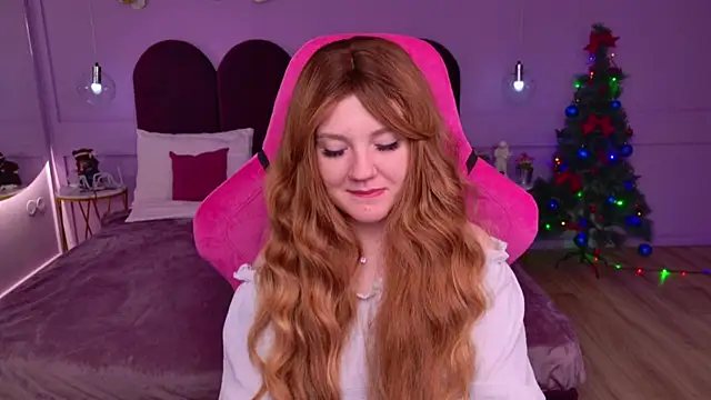 Snapshot of AlmaSound chatting on December 13, 2025, 7:53 pm AlmaSound online show from December 13, 2025, 7:53 pm