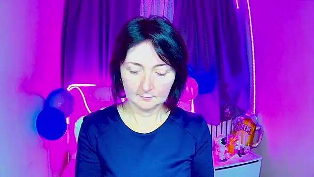 VivianGuchih online show from September 27, 2025, 6:18 am