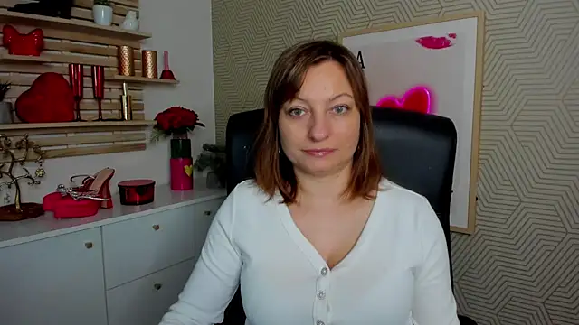 Snapshot of angelaSamt chatting on April 8, 2026, 5:29 am angelaSamt online show from April 8, 2026, 5:29 am