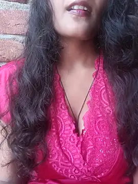 posewith online show from September 15, 2025, 8:25 am