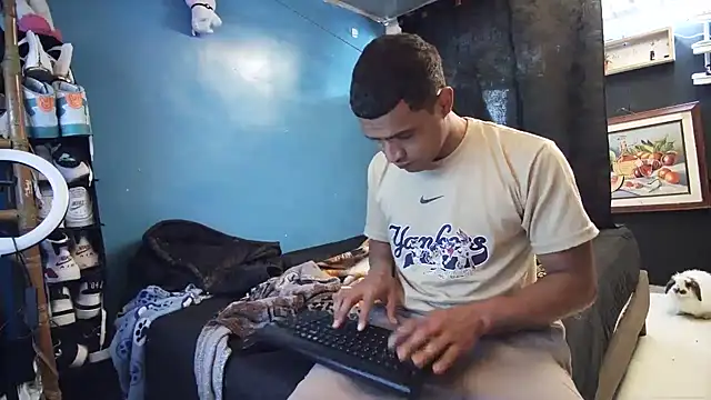 JoshuaMiller online show from September 21, 2025, 1:02 pm