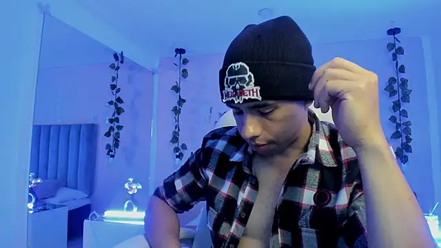 Muscle Scott online show from November 3, 2025, 12:28 pm