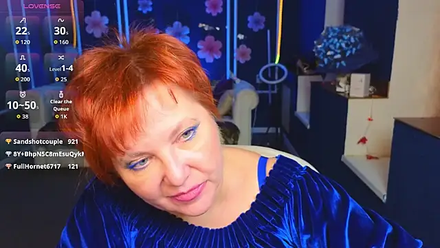 Kira Kenett online show from December 13, 2025, 7:53 pm