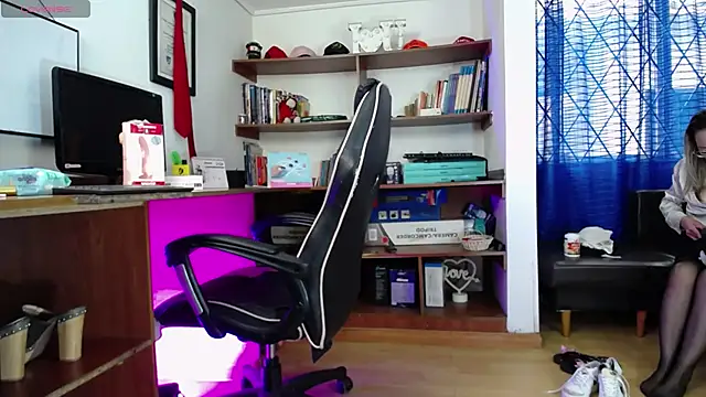 Snapshot of GretaVoss_ chatting on October 27, 2025, 7:07 pm GretaVoss online show from October 27, 2025, 7:07 pm