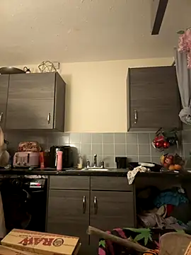 valentinalamont online show from September 21, 2025, 4:25 am