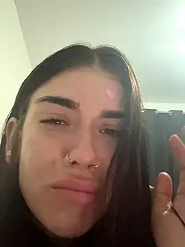 valentinalamont online show from September 29, 2025, 9:08 pm