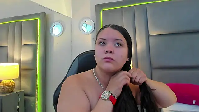 NahiaMonet online show from November 25, 2025, 11:43 am