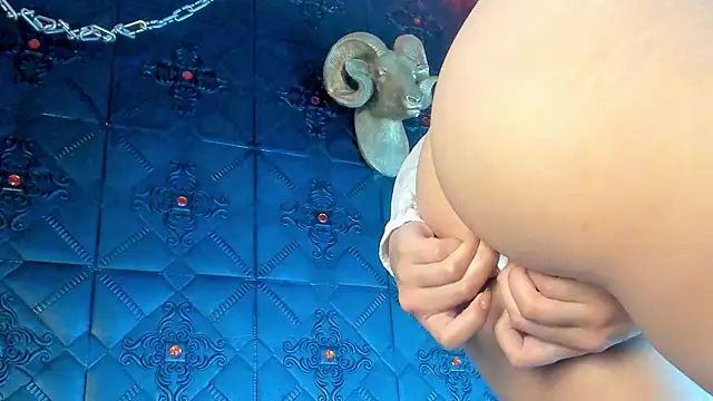 Snapshot of LolaXXXperience chatting on October 21, 2025, 11:33 am LolaXXXperience online show from October 21, 2025, 11:33 am