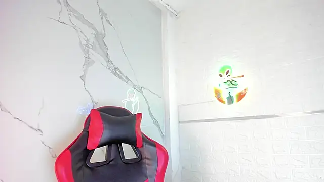 Snapshot of LolaXXXperience chatting on October 22, 2025, 11:32 am LolaXXXperience online show from October 22, 2025, 11:32 am