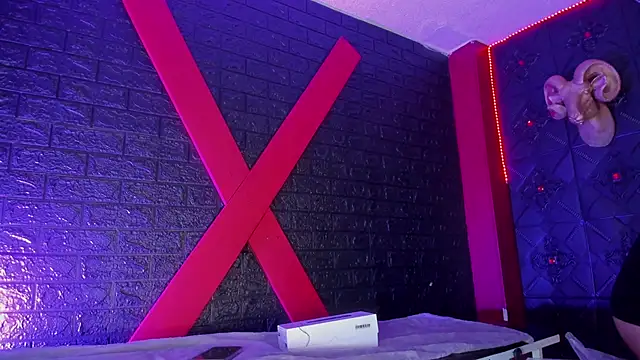 Snapshot of LolaXXXperience chatting on November 4, 2025, 11:42 am LolaXXXperience online show from November 4, 2025, 11:42 am