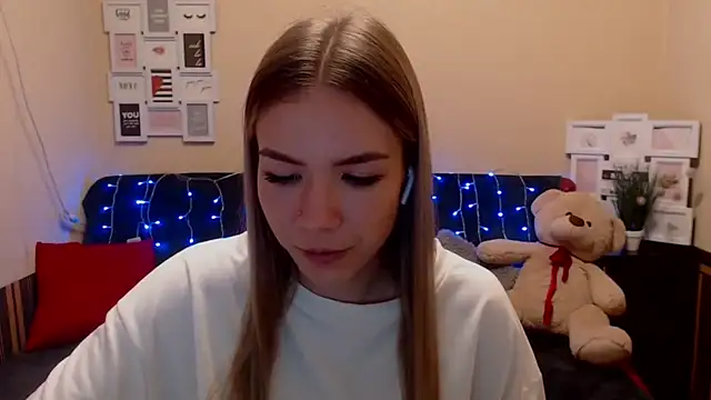 Snapshot of aSingleOne chatting on February 4, 2026, 10:04 pm aSingleOne online show from February 4, 2026, 10:04 pm