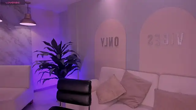 Snapshot of SussyBellX chatting on February 14, 2026, 4:20 am SussyBellX online show from February 14, 2026, 4:20 am