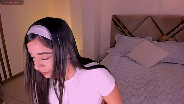 Snapshot of SussyBellX chatting on February 24, 2026, 3:26 am SussyBellX online show from February 24, 2026, 3:26 am