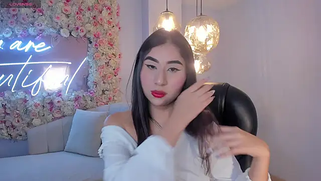 Snapshot of MayaMoretti_ chatting on October 21, 2025, 3:29 am MayaMoretti online show from October 21, 2025, 3:29 am