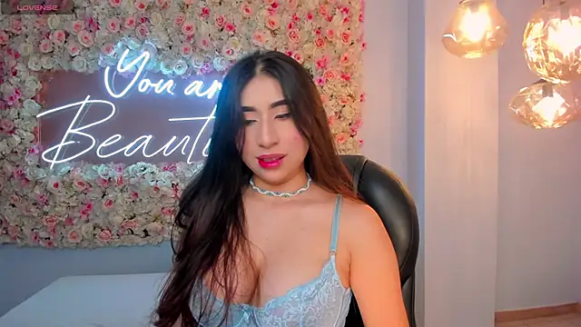 Snapshot of MayaMoretti_ chatting on October 24, 2025, 3:36 am MayaMoretti online show from October 24, 2025, 3:36 am