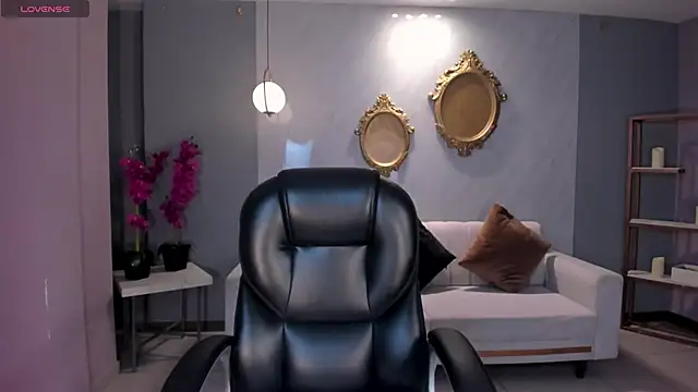 Snapshot of MayaMoretti_ chatting on February 24, 2026, 3:48 am MayaMoretti online show from February 24, 2026, 3:48 am