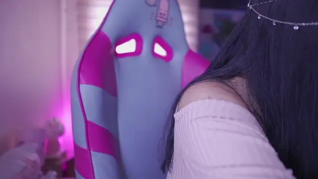 Rebecah 1 online show from March 5, 2026, 3:52 pm