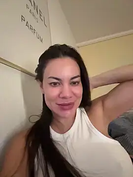 Snapshot of SweetMeiiii chatting on September 9, 2025, 8:19 pm SweetMeiiii online show from September 9, 2025, 8:19 pm