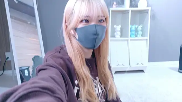 Snapshot of Una_chan_ chatting on October 23, 2025, 12:32 am Una chan online show from October 23, 2025, 12:32 am