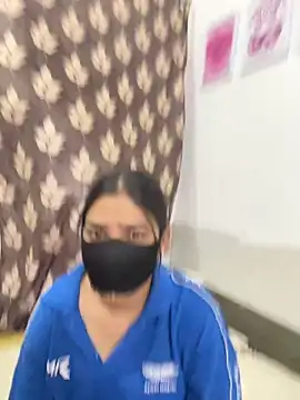 Sex Queen aaraya online show from May 18, 2026, 5:46 am