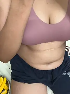 Sex Queen aaraya online show from May 18, 2026, 6:14 pm