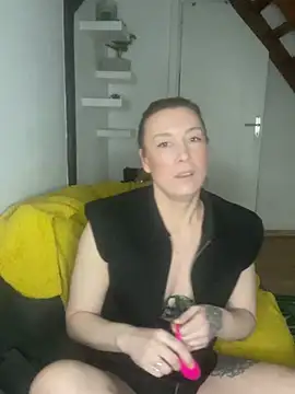 Snapshot of dreamgt chatting on February 9, 2026, 4:11 pm dreamgt online show from February 9, 2026, 4:11 pm