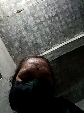 Snapshot of suhani_sharmj chatting on December 5, 2025, 3:41 pm suhani sharmj online show from December 5, 2025, 3:41 pm