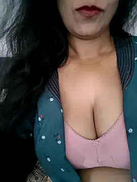 Deepa Sharma143 online show from April 17, 2026, 2:25 am