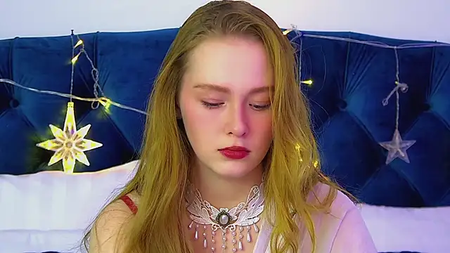 Snapshot of AgataFoxley chatting on December 21, 2025, 6:31 am AgataFoxley online show from December 21, 2025, 6:31 am