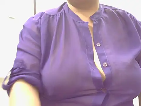 Cute Girl51 online show from October 7, 2025, 5:10 pm