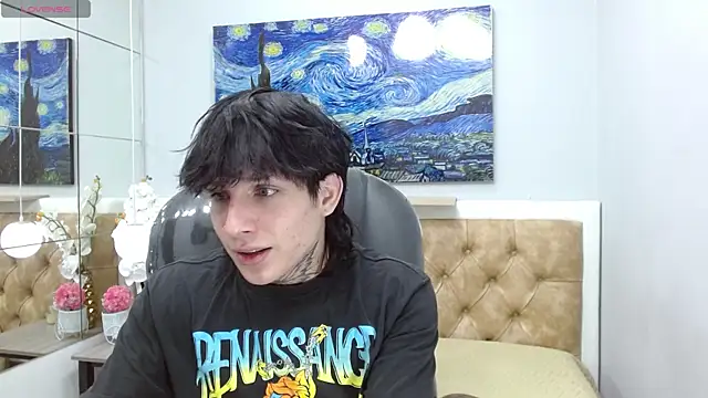 Snapshot of Iantwink18 chatting on December 17, 2025, 9:54 pm Iantwink18 online show from December 17, 2025, 9:54 pm