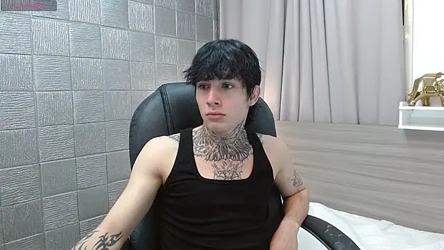 Snapshot of Iantwink18 chatting on February 10, 2026, 4:11 pm Iantwink18 online show from February 10, 2026, 4:11 pm