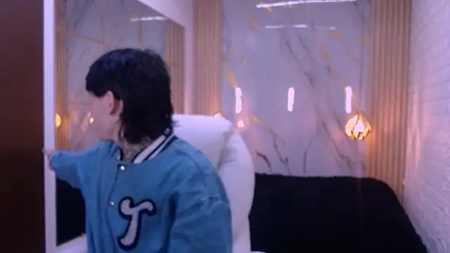 Snapshot of Iantwink18 chatting on March 7, 2026, 3:36 am Iantwink18 online show from March 7, 2026, 3:36 am